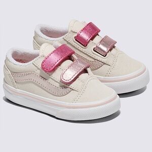 Vans Toddler Old Skool V Sneaker -  Toddler sz 5